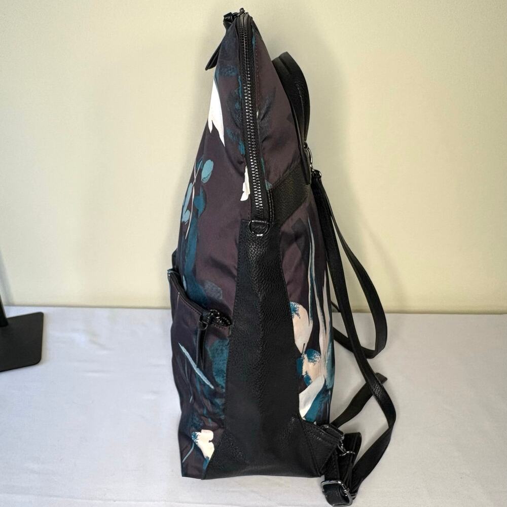 Fabletics Backpack Gray Floral - image 7